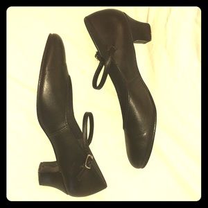 Capezio black character shoes, 1 1/2“ heel